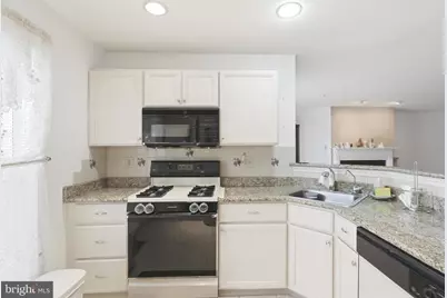 61 Hampton Court, Norristown, PA 19403 - Photo 5