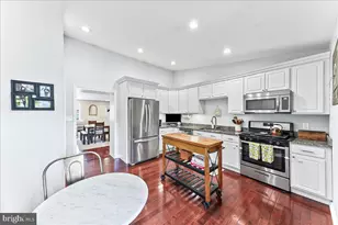 387 E Hector St, Conshohocken, PA 19428 - Photo 9