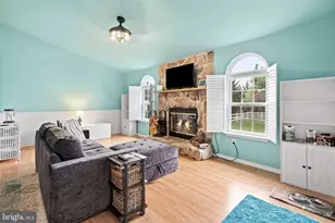 115 Elio Cir, Royersford, PA 19468 - Photo 3