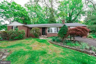 110 Knollwood Dr, Lansdale, PA 19446 - Photo 1