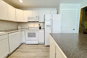 4156 E Campbell Road E, Pennsburg, PA 18073 - Photo 9