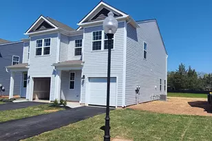 874 Peaceful Ln, Pennsburg, PA 18073 - Photo 1