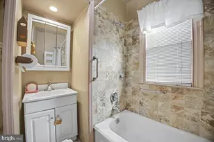 131 Buttonwood St, Norristown, PA 19401 - Photo 9