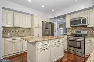 250 Freeland Dr, Collegeville, PA 19426 - Photo 3