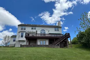 976 Stuart Dr, Pottstown, PA 19464 - Photo 5