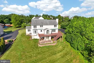 976 Stuart Dr, Pottstown, PA 19464 - Photo 7
