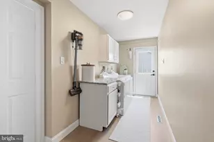 2406 Donna Ln, Pottstown, PA 19464 - Photo 25
