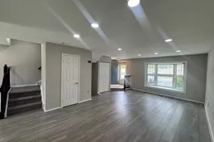 103 Hollytree Ct, Pottstown, PA 19464 - Photo 3