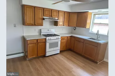 136 N Sylvania Avenue, Jenkintown, PA 19046 - Photo 3