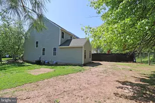 141 Azalea Cir, Royersford, PA 19468 - Photo 33