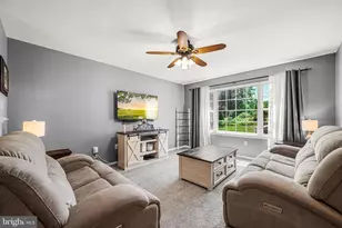 207 Red Rock Cir, Royersford, PA 19468 - Photo 5