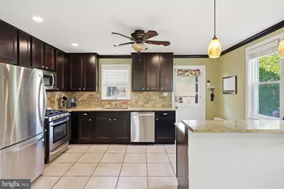 326 E 10th Avenue, Conshohocken, PA 19428 - Photo 9