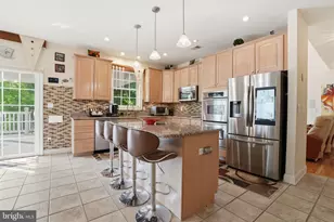 2780 Honeysuckle Ln, Huntingdon Valley, PA 19006 - Photo 5