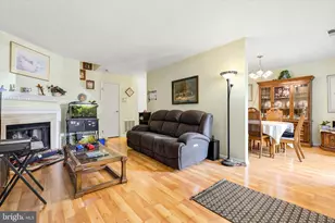 302 Colettes Ct, Montgomeryville, PA 19454 - Photo 3