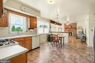 25 William Penn Dr, Schwenksville, PA 19473 - Photo 15