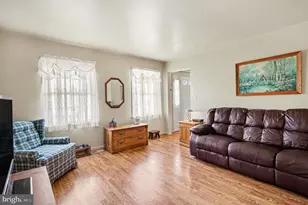 25 William Penn Dr, Schwenksville, PA 19473 - Photo 9