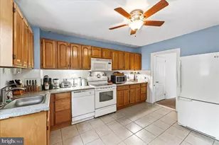 330 Cherry St, Pottstown, PA 19464 - Photo 9