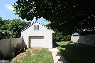 210 S Chestnut St, Ambler, PA 19002 - Photo 33