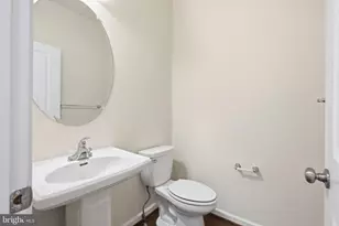 423 Sweet Bay Ln, Norristown, PA 19403 - Photo 11