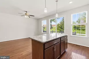 423 Sweet Bay Ln, Norristown, PA 19403 - Photo 17