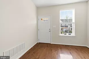 423 Sweet Bay Ln, Norristown, PA 19403 - Photo 5