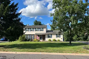 725 Scenic Dr, Harleysville, PA 19438 - Photo 3