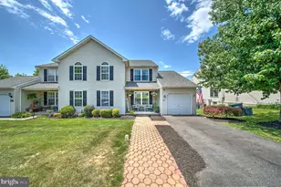 351 Cherry St, Pennsburg, PA 18073 - Photo 1