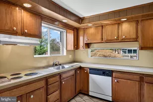 2615 Dogwood Ln, Norristown, PA 19401 - Photo 11
