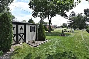 561 Park Ave, Harleysville, PA 19438 - Photo 63