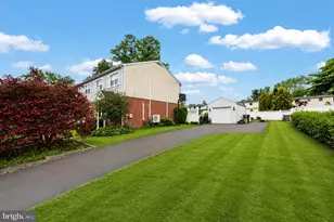728 Pennbrook Ave, Lansdale, PA 19446 - Photo 3