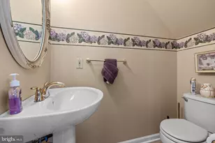 345 Bradford Ln, Lansdale, PA 19446 - Photo 9
