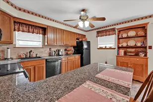 701 Village Green Dr, Gilbertsville, PA 19525 - Photo 13