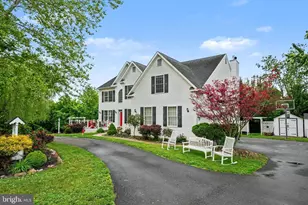 37 Saddleview Dr, Royersford, PA 19468 - Photo 3