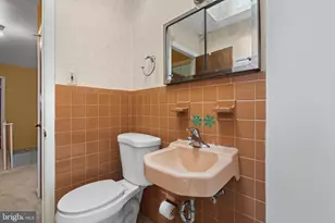 517 Glen Valley Dr, Norristown, PA 19401 - Photo 27