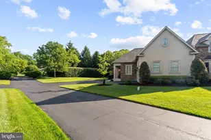 703 St Andrews Ct, Telford, PA 18969 - Photo 3