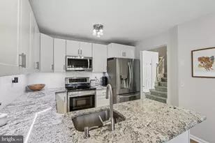 431 Country Club Dr, Lansdale, PA 19446 - Photo 5