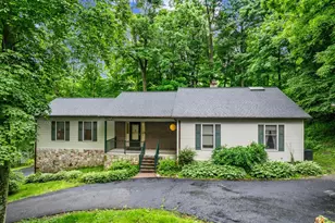 1928 Mimosa Ln, Pottstown, PA 19464 - Photo 3