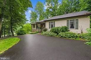 1928 Mimosa Ln, Pottstown, PA 19464 - Photo 9