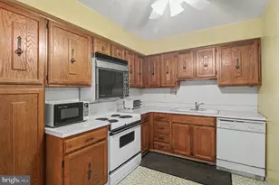 21235 Valley Forge Cir, King of Prussia, PA 19406 - Photo 7