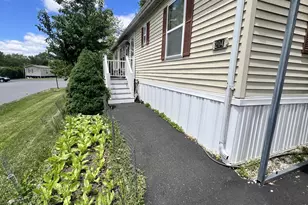 204 Green Hill Dr, Green Lane, PA 18054 - Photo 3