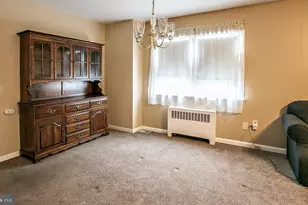 927 Hamilton St, Norristown, PA 19401 - Photo 9