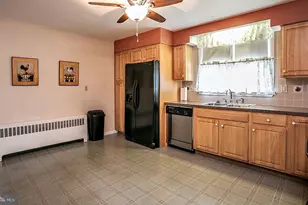 927 Hamilton St, Norristown, PA 19401 - Photo 13