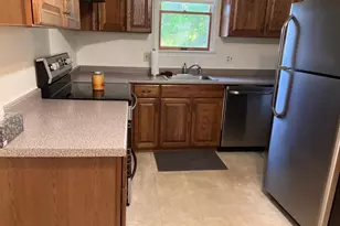 1010 Lake Ln, Pennsburg, PA 18073 - Photo 9