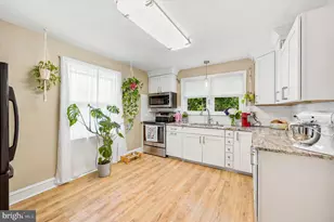 35 Burnside Ave, West Norriton, PA 19403 - Photo 9