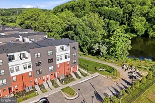 919 Riverplace Dr, Conshohocken, PA 19428 - Photo 31