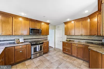 32 W Montgomery Avenue, Ardmore, PA 19003 - Photo 7
