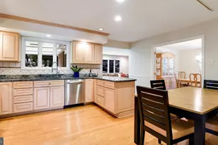 1276 Burnett Rd, Huntingdon Valley, PA 19006 - Photo 7