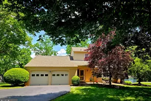 214 Brookside Cir, Harleysville, PA 19438 - Photo 1