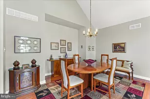 1072 Bordeaux Ln, Pennsburg, PA 18073 - Photo 7
