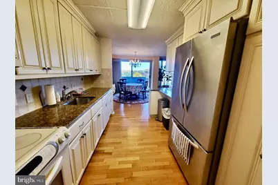 1001 City Avenue #EE-1021, Wynnewood, PA 19096 - Photo 3